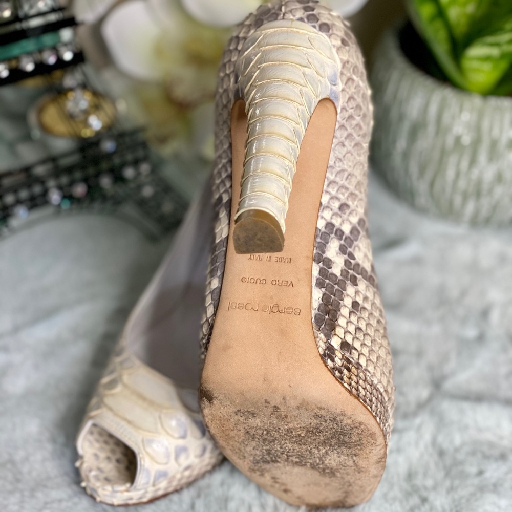 SERGIO ROSSI PYTHON LEATHER PUMPS - Picture 6 of 6